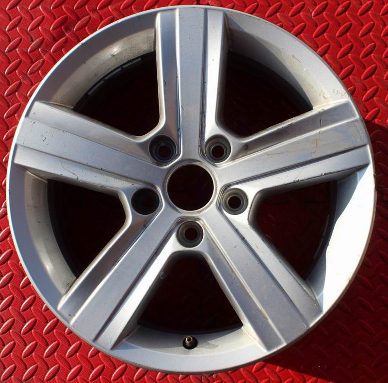 VW 5 Spoke